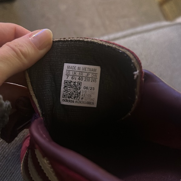 Rare Adidas Bermudas (similar to Samba) - Picture 7 of 7